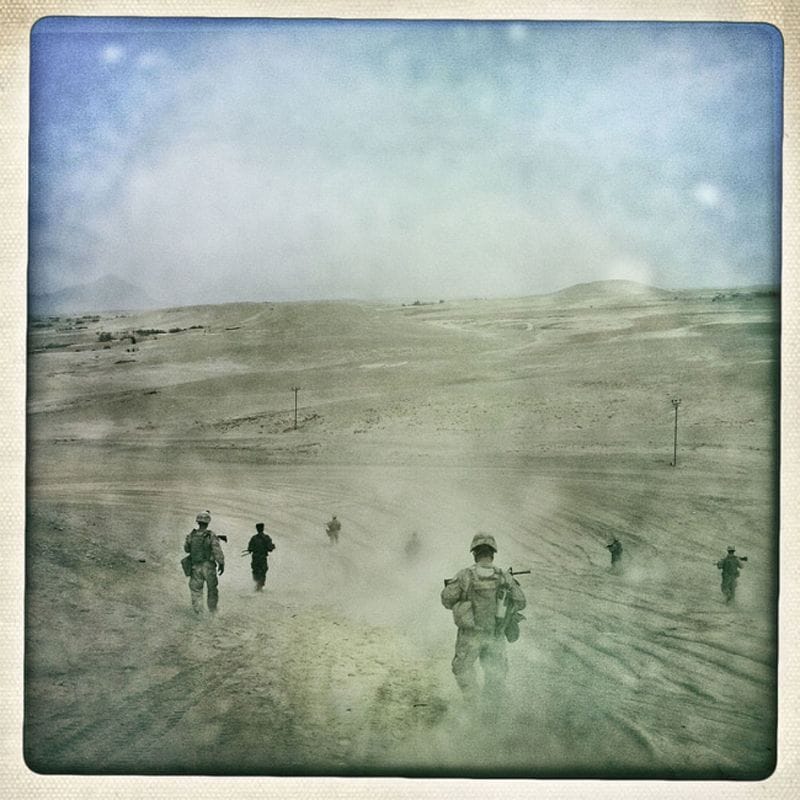 Balazs Gardi et son iPhone en Afghanistan 18