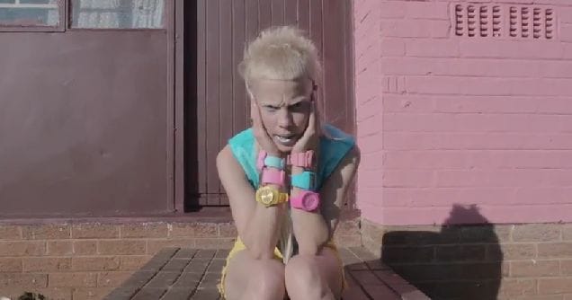 DIE ANTWOORD : BABY'S ON FIRE 2