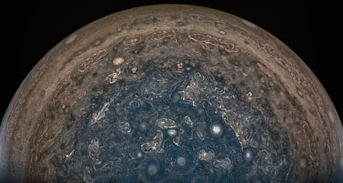 La sonde Juno nous offres des images époustouflantes de Jupiter 1