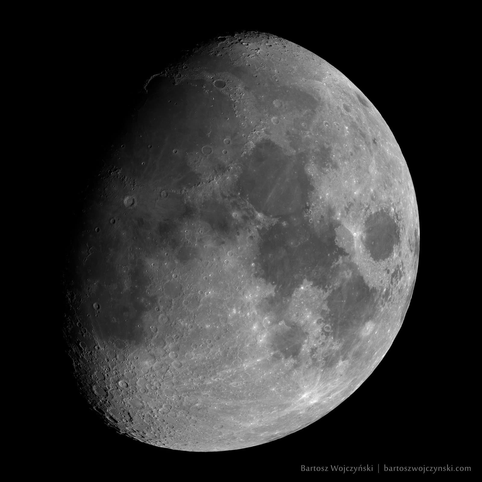 plus grande photo terrestre de la lune par Bartosz Wojcynski