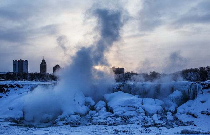 Top 10 des plus belles photos des chutes gelées du Niagara 5