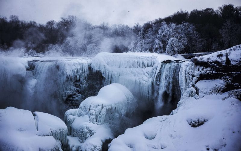 Top 10 des plus belles photos des chutes gelées du Niagara 34
