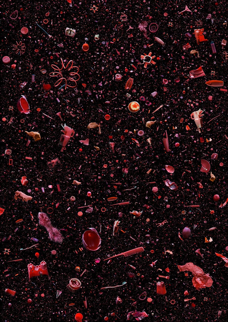 Soup : Les galaxies de déchets de Mandy Barker fascinent autant qu'elles horrifient 8