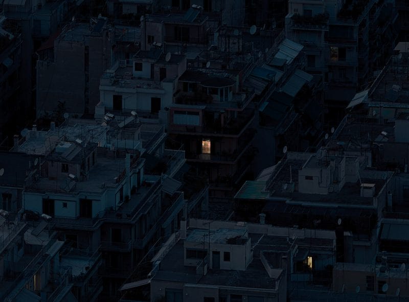 Alone Together, série de photographies prises dans les métropoles mondiales