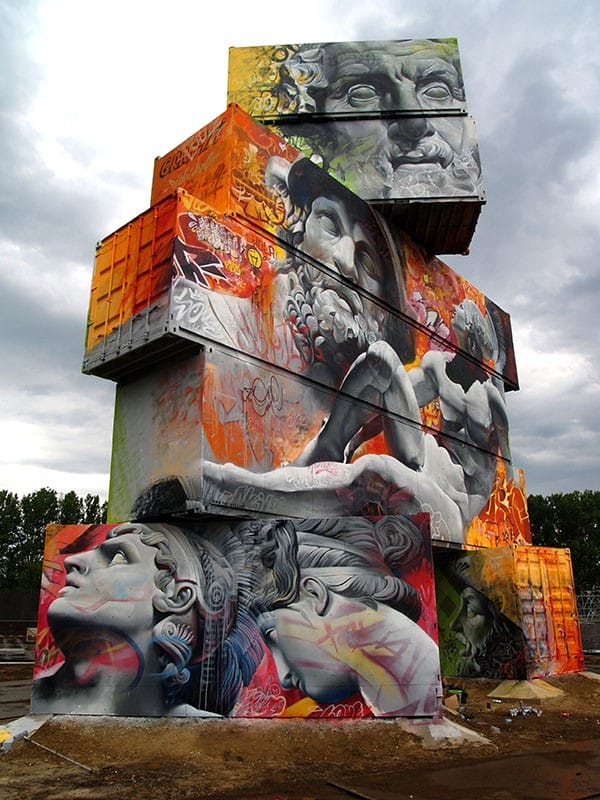 La sublime confrontation entre le classicisme et le graffiti par Pichi & Avo 203