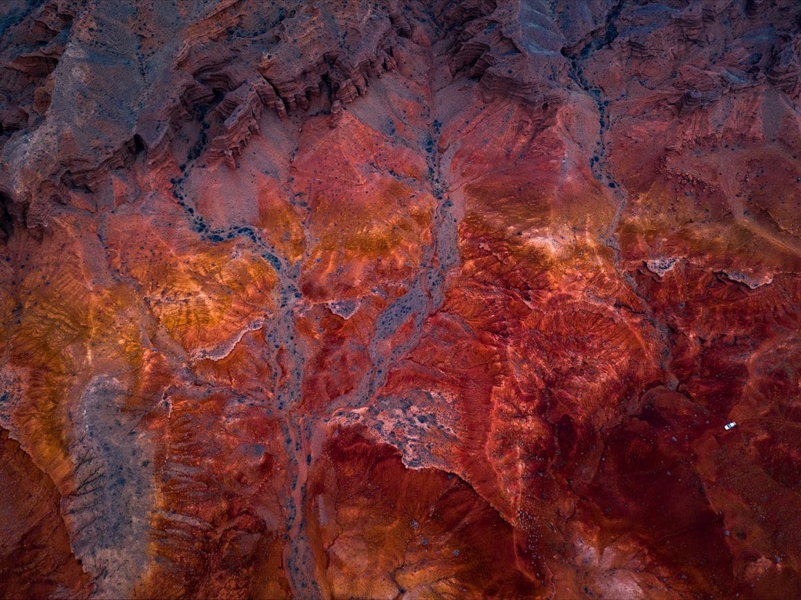 photo aérienne pour la série  “The Unknown Canyons of Kyrgyzstan“