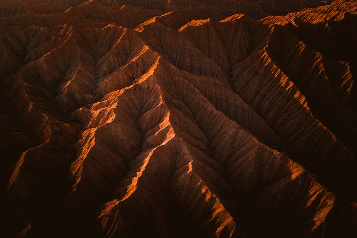 photo aérienne prise par le photographe Albert Dros pour la série  “The Unknown Canyons of Kyrgyzstan“