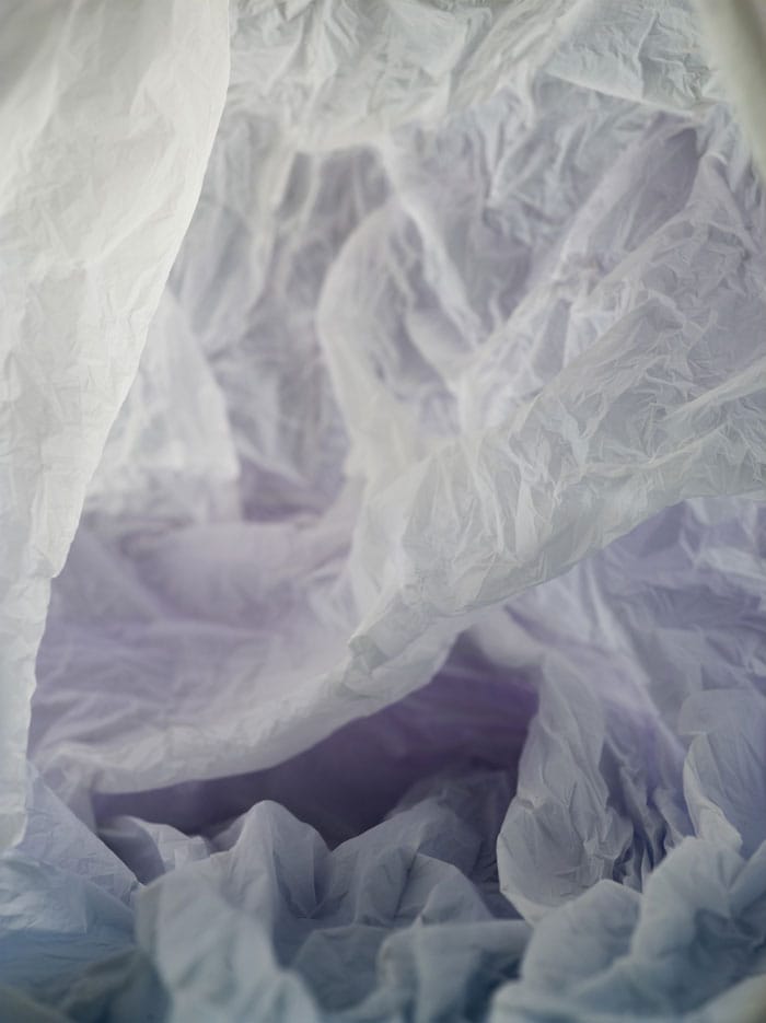 Vilde Rolfsen réalise des paysages troublants à l'aide de sacs plastiques 1