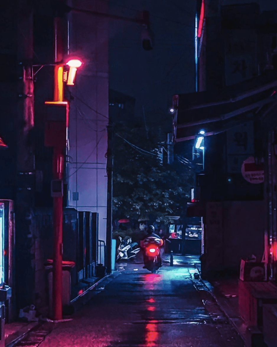 Photographie réalisée par Noé Alonzo illustrant une petite rue peu éclairée