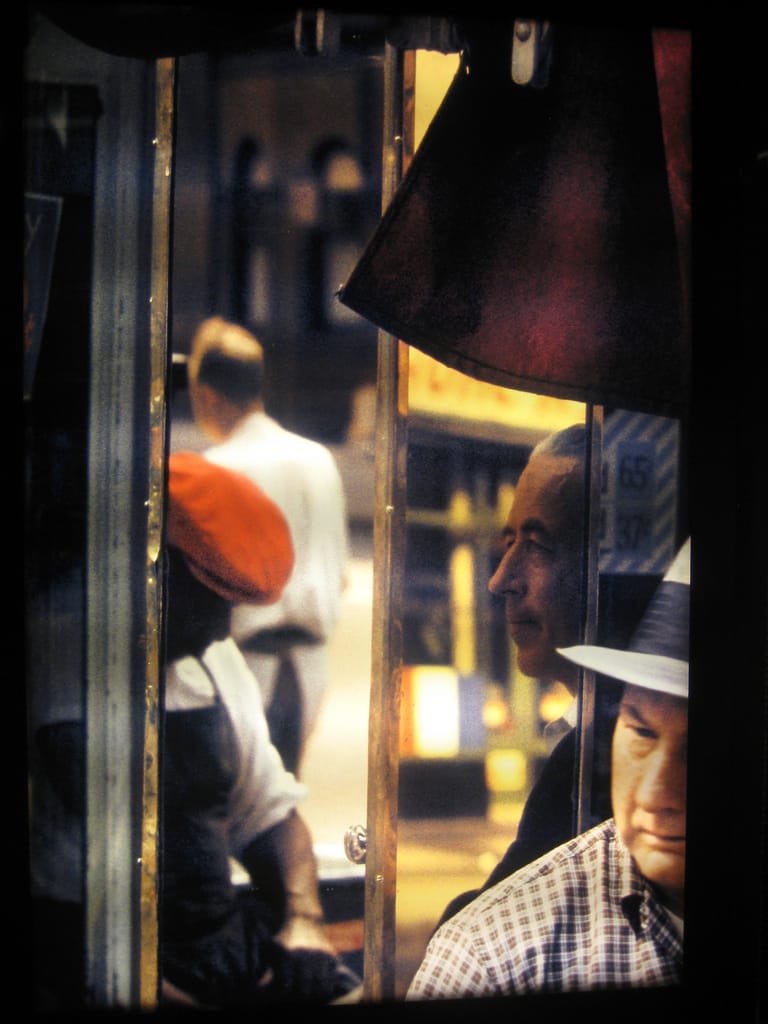 Saul Leiter, jeu de reflet sur une vitrine