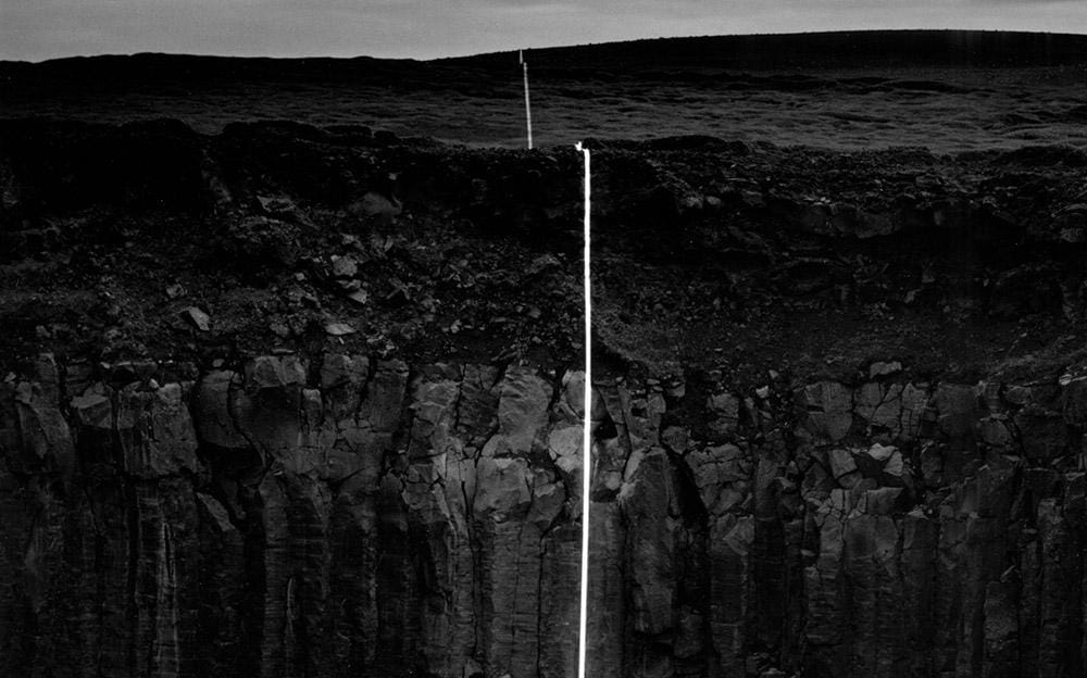 Magdalena Jetelová, série photo "Iceland Project", 1992.