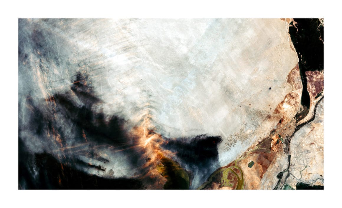 photo satellite d'un incendie retouchée par Thomas Paturet 