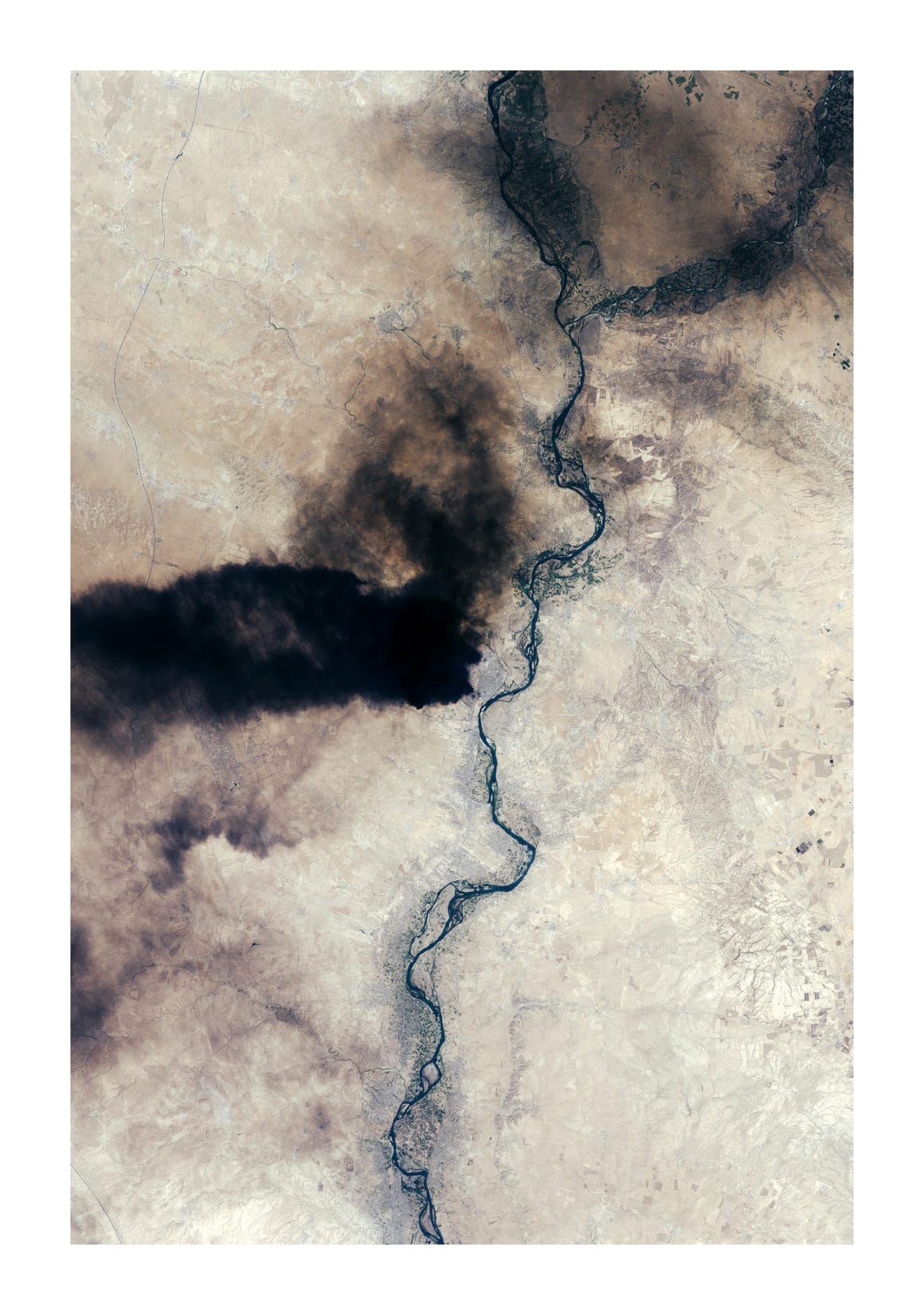 photo satellite d'un incendie retouchée par Thomas Paturet 