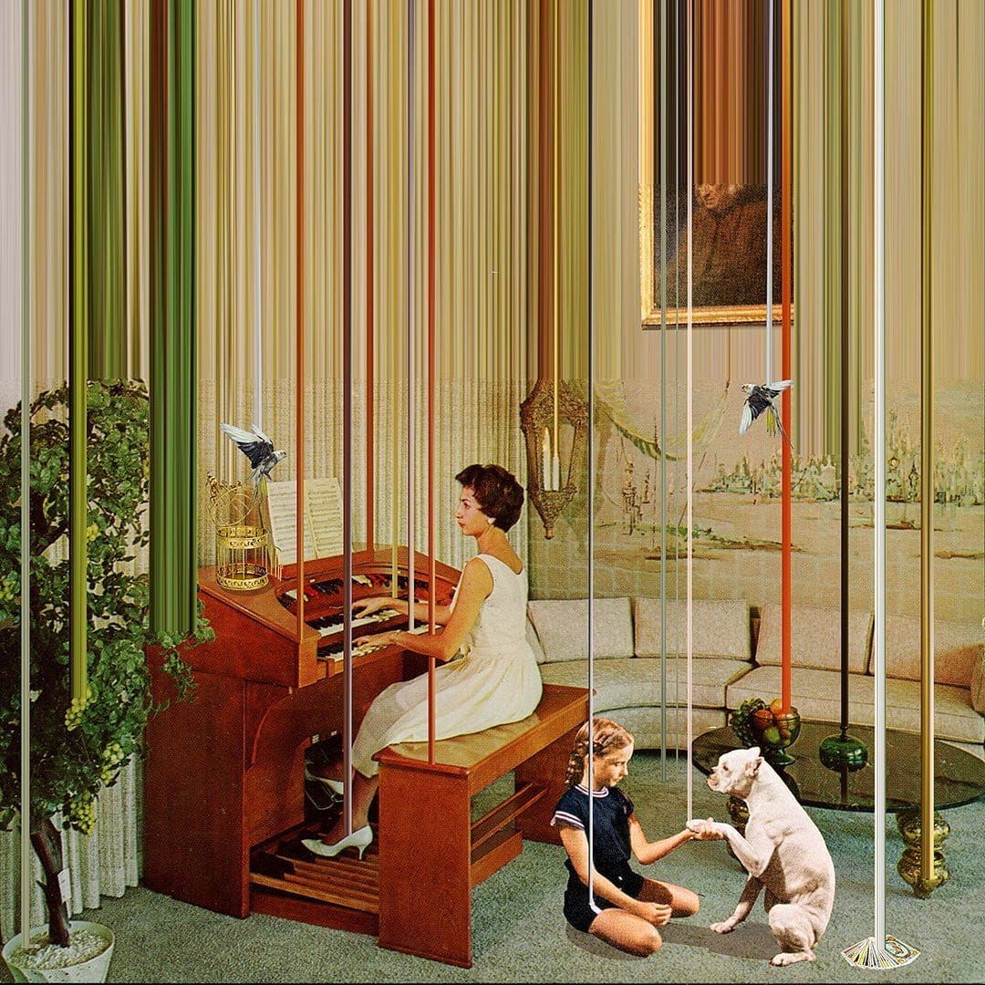 femme au piano et sa fille jouant avec le chien