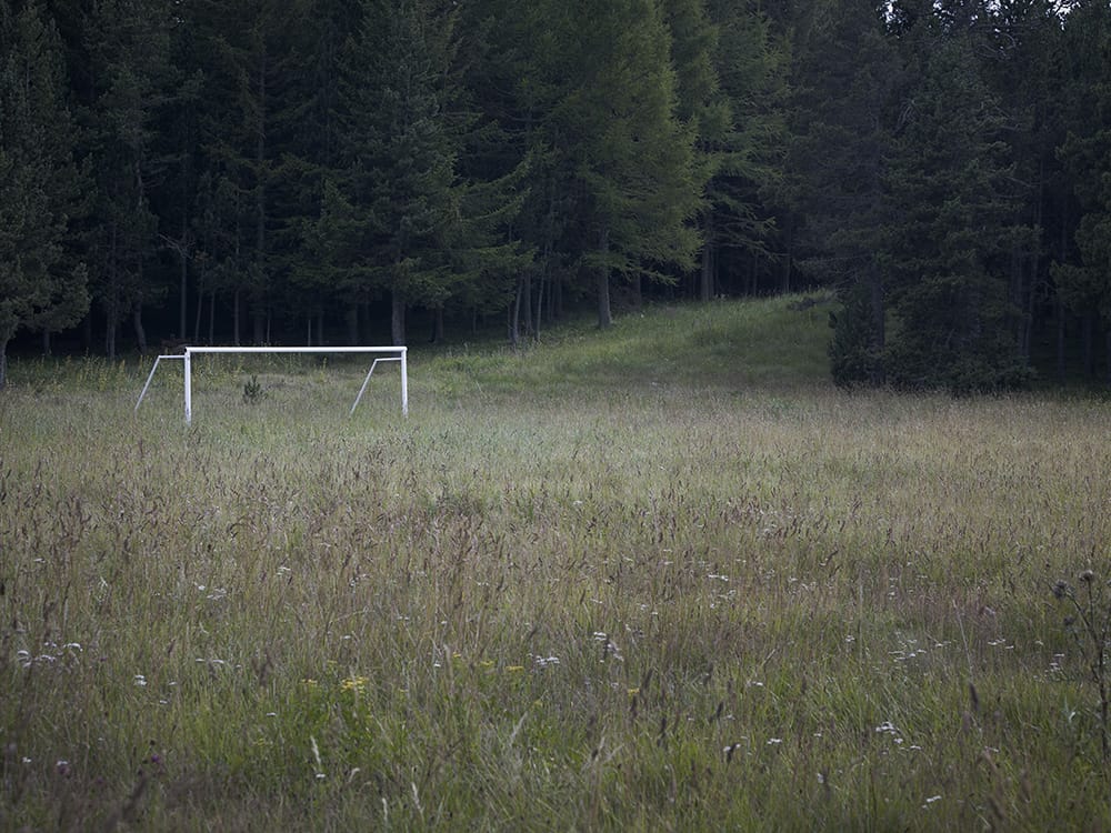 Guillem Vidal lieu abandonné herbes hautes cages de football
