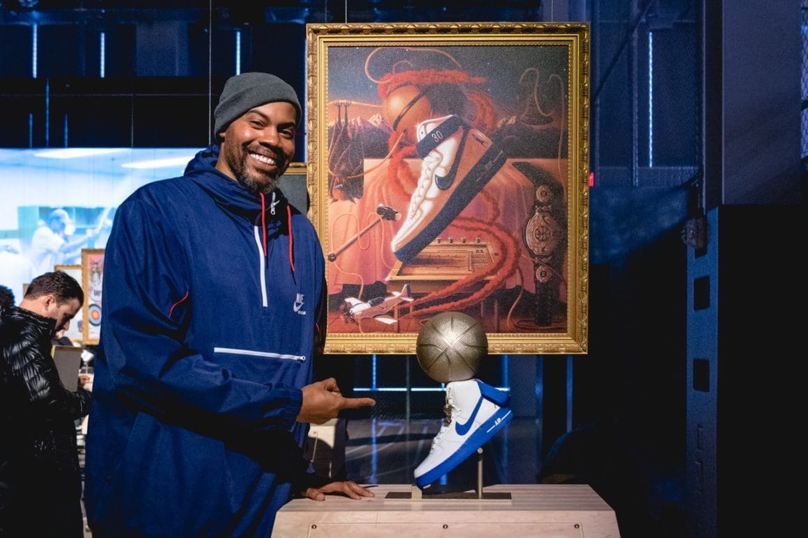 
Le basketteur Rasheed Wallace et l'illustration de Dexter Maurer pour la campagne de publicité "Art Of A Champion" de la marque Nike
