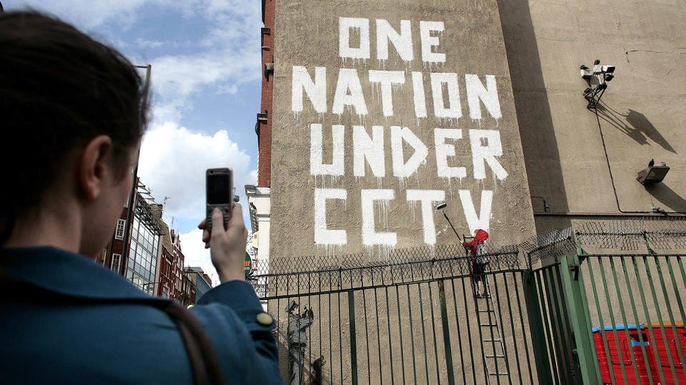 Oeuvre connue de Banksy : One nation under CCTV