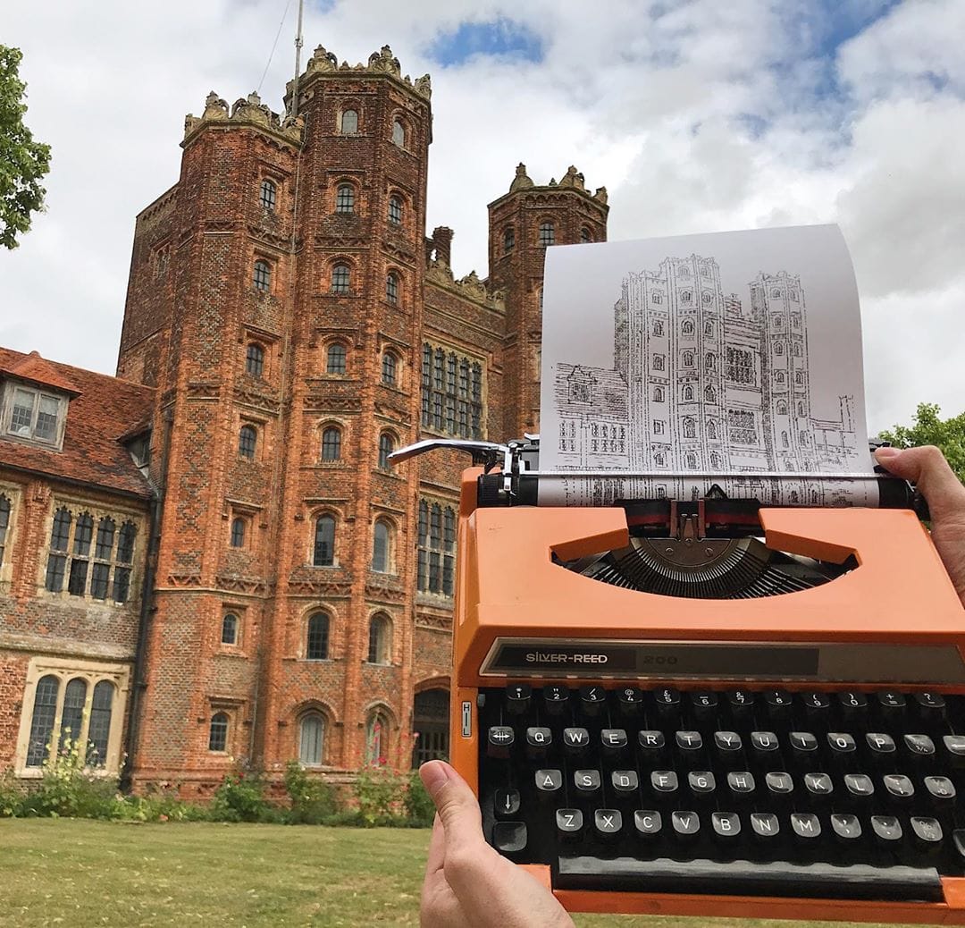 Le Château de Hampton Court, en Angleterre, reproduit à la machine à écrire par James Cook