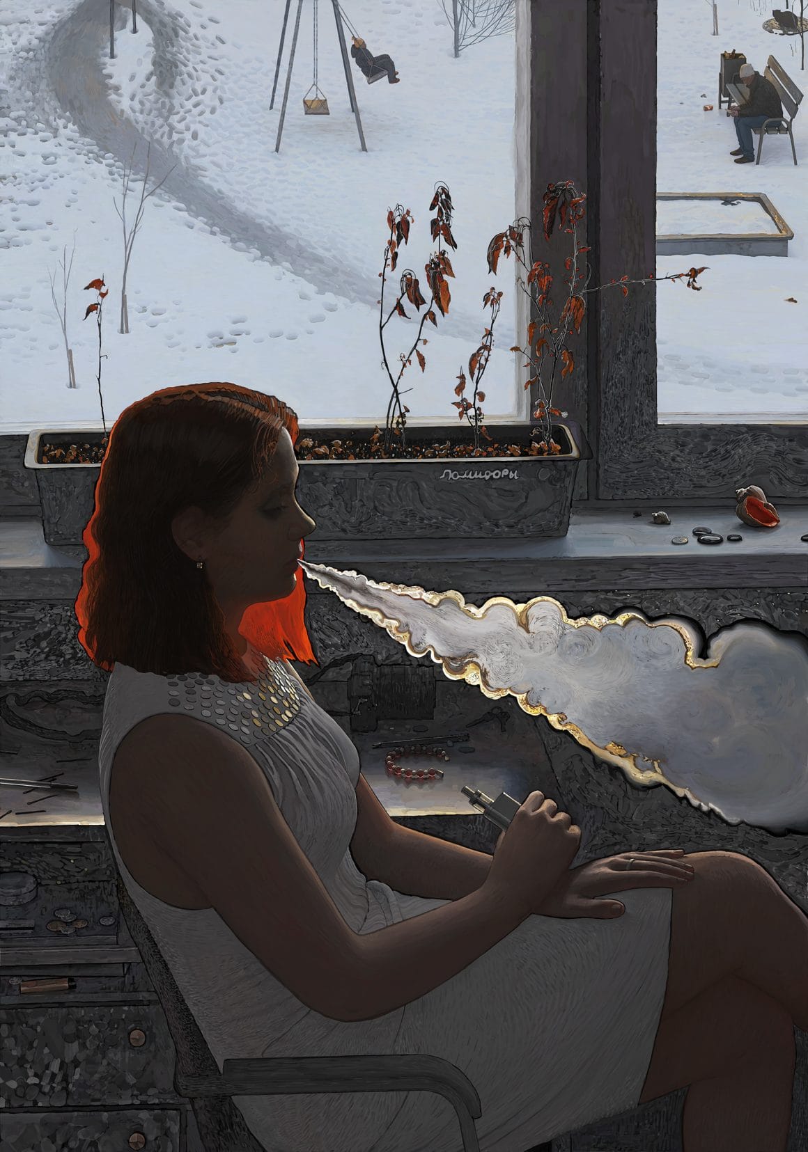 Une femme fumant une cigarette électronique pendant l'hiver