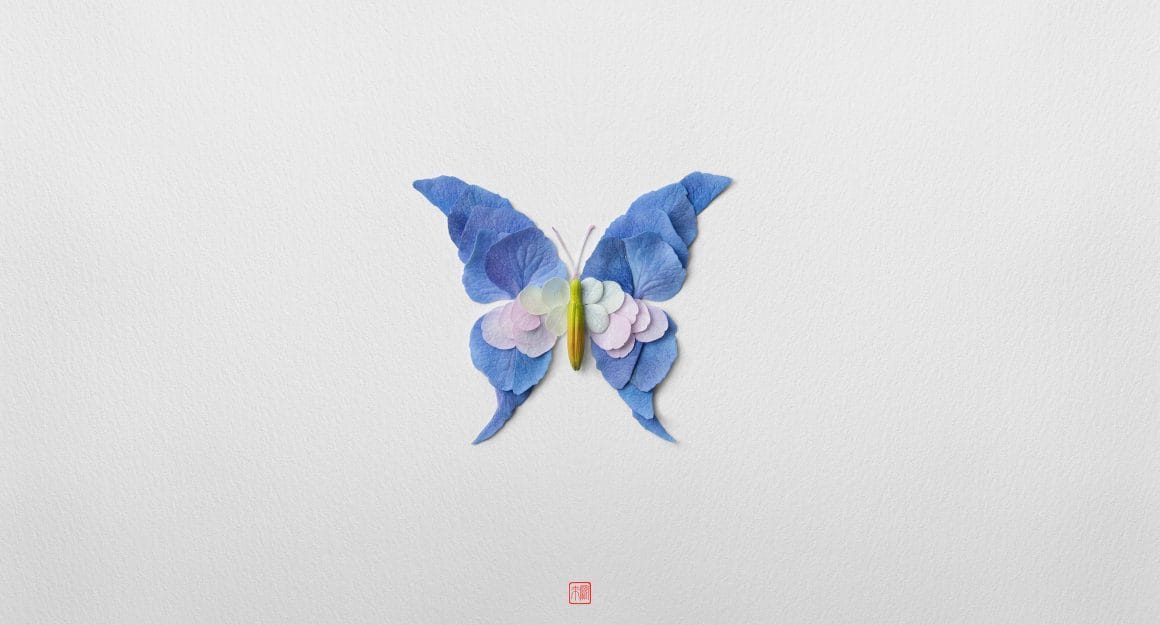 Papillon bleu fait de pétales Raku Inoue