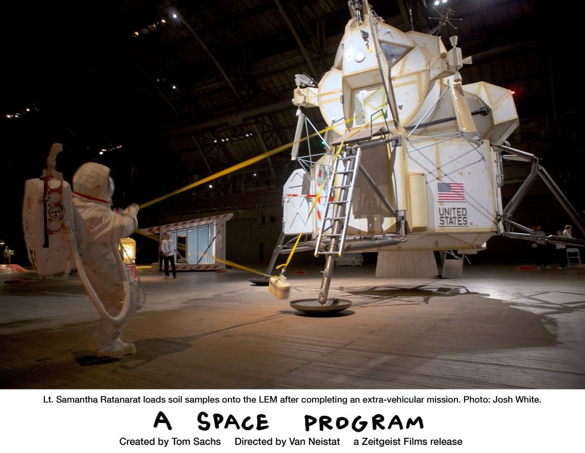Installation imaginée et réalisée par l'artiste/ingénieur américain Tom Sachs en honneur à la conquête spatiale 