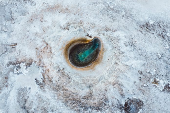 Source d'eau chaude prise par le photographe Dani Guindo en Islande