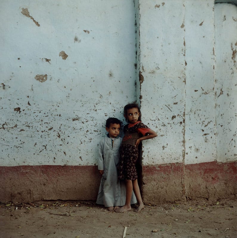 Photographie de deux enfants égyptiens.
