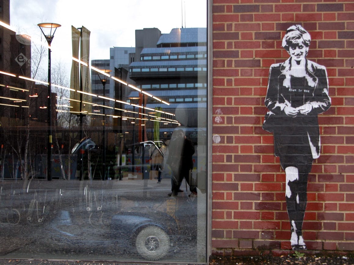 Lady Diana peinte au pochoir sur un mur du Tate Modern en 2006