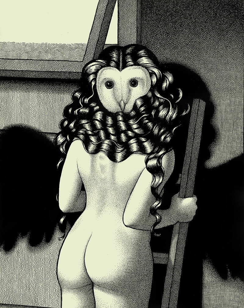 Femme de dos, nue sur une échelle avec une tête d'hibou à l'arrière des cheveux