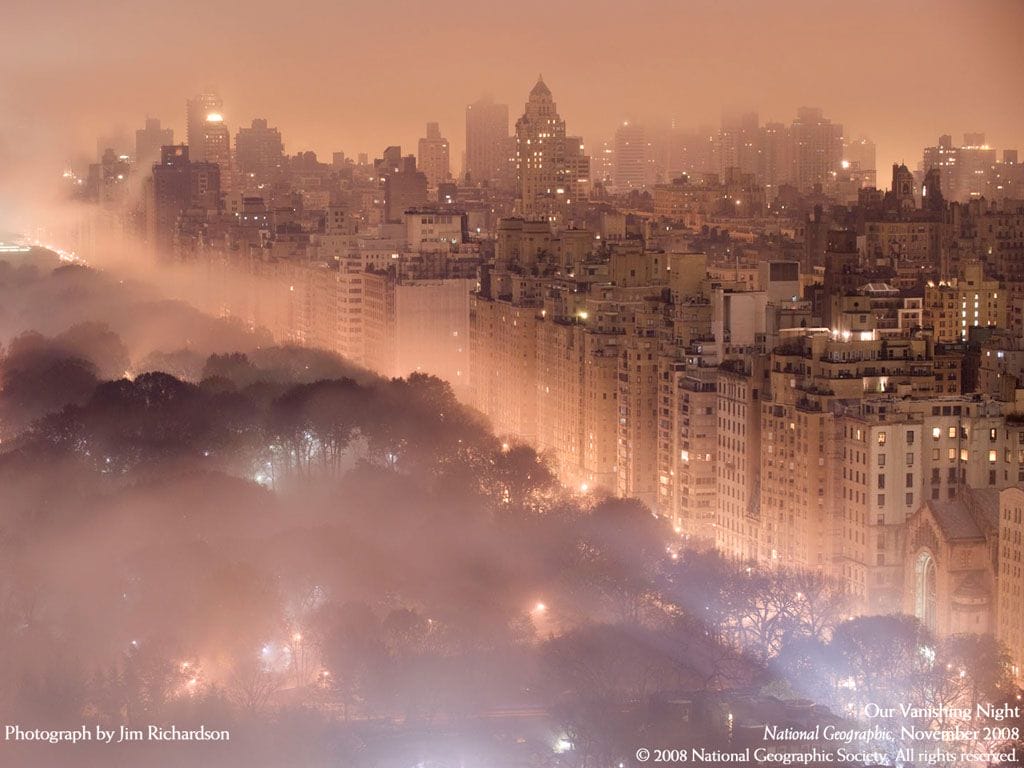 Vue de New-York dans la brume.
