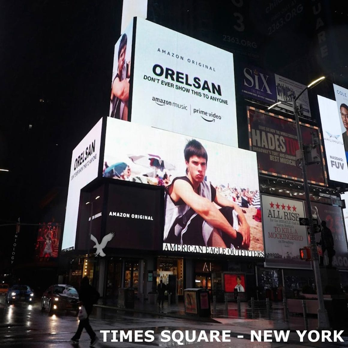 Affiche du documentaire d'Orelsan à Times Square à New-York.