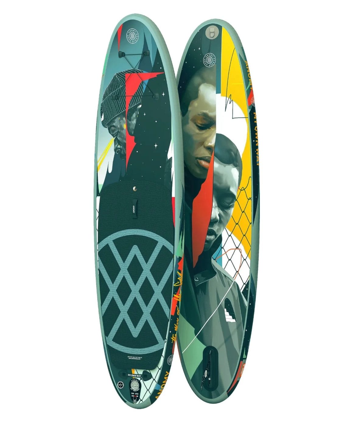 Deux planches de surf son sur un fond blanc. Elles sont customisées par les lèvres de Mr.Sor2
