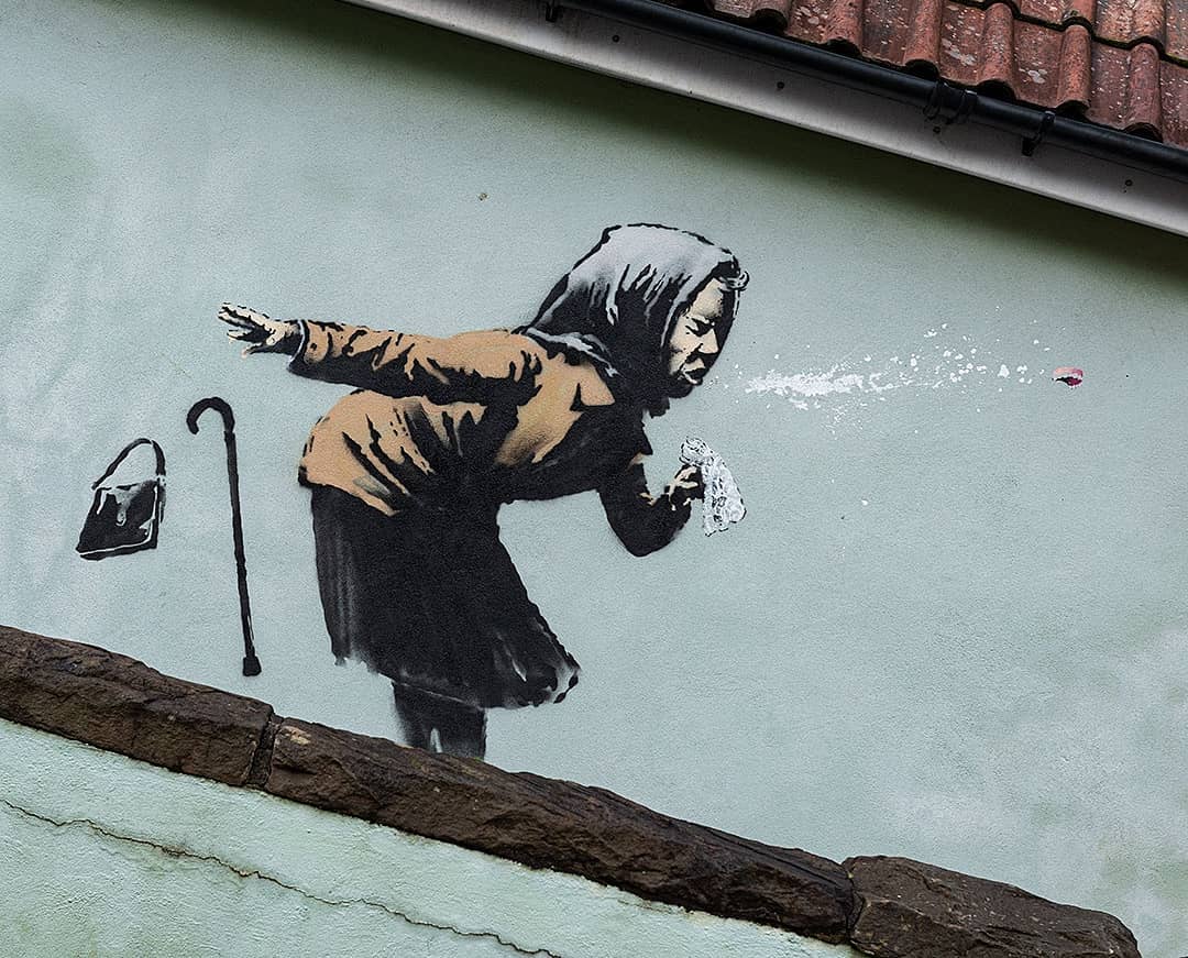 Une mamie qui éternue par Banksy