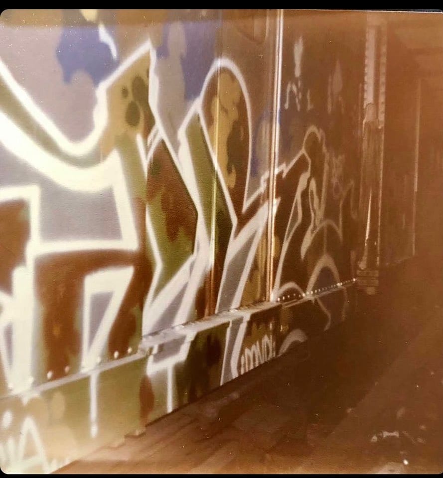 Graffiti réalisé par Dondi dans un métro