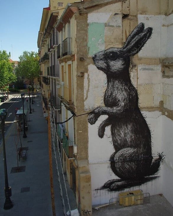 Peinture d'un lapin par l'artiste ROA