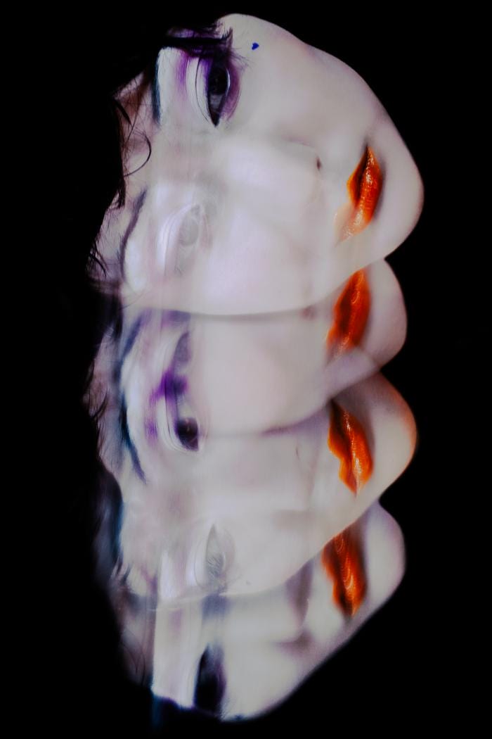 portrait flou multiples visages