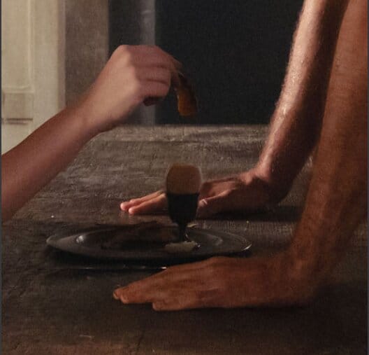 Charli XCX : l'anglaise signe la BO de "Hurlevent" et peine à trouver sa voix 1