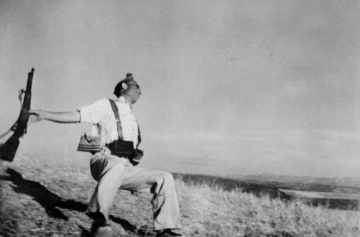 Mort d'un milicien loyaliste sur le front de Cordoue, Espagne, début Septembre 1936
Crédit : Robert Capa/
International Center of Photography/Magnum Photos