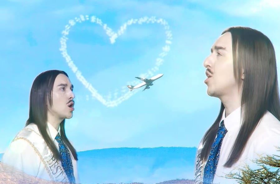 Deux personnages face à face dans un paysage, avec un avion traçant un cœur dans le ciel.